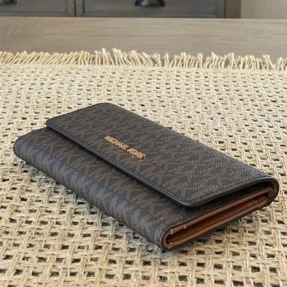 Michael Kors Jet Set Travel Large Trifold Wallet Signature MK Brown - Picture 4 of 6